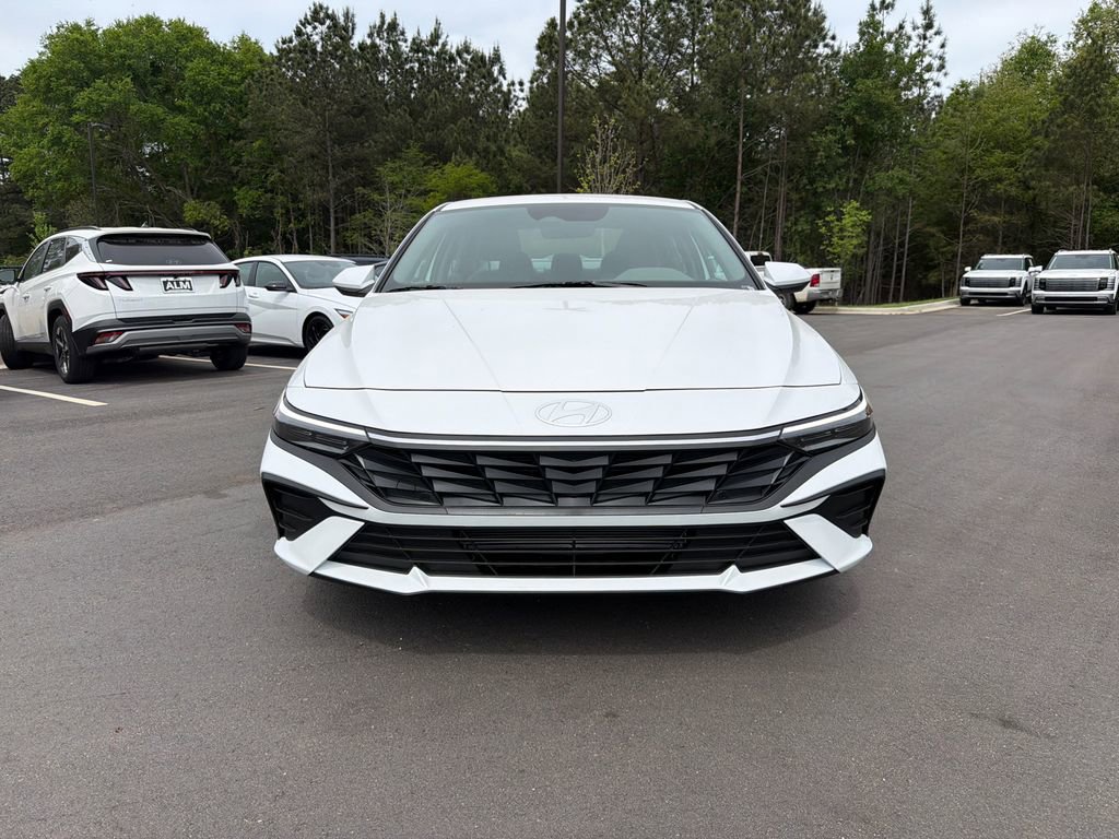New 2026 Hyundai Elantra SE FWD image 2
