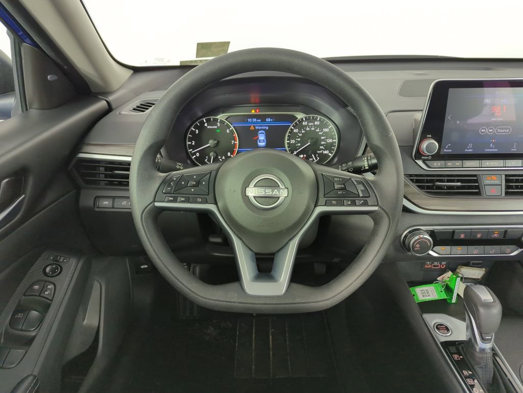 Used 2025 Nissan Altima 2.5 SV image 17