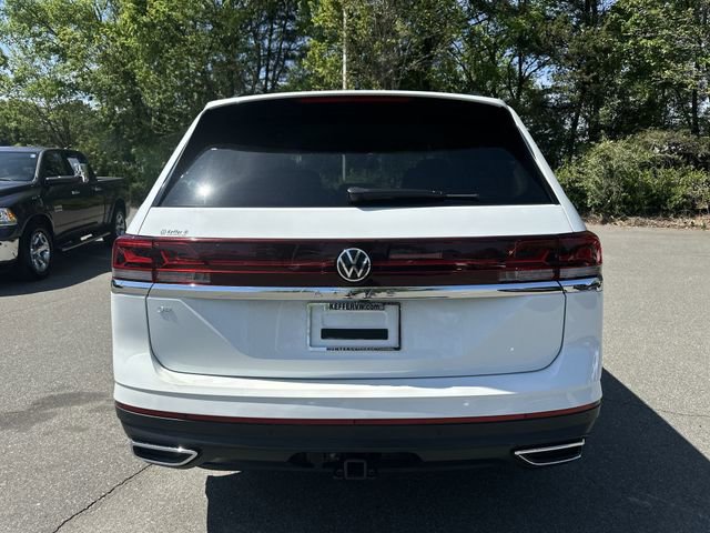 Used 2025 Volkswagen Atlas SE w/ Black Wheel Package FWD image 4