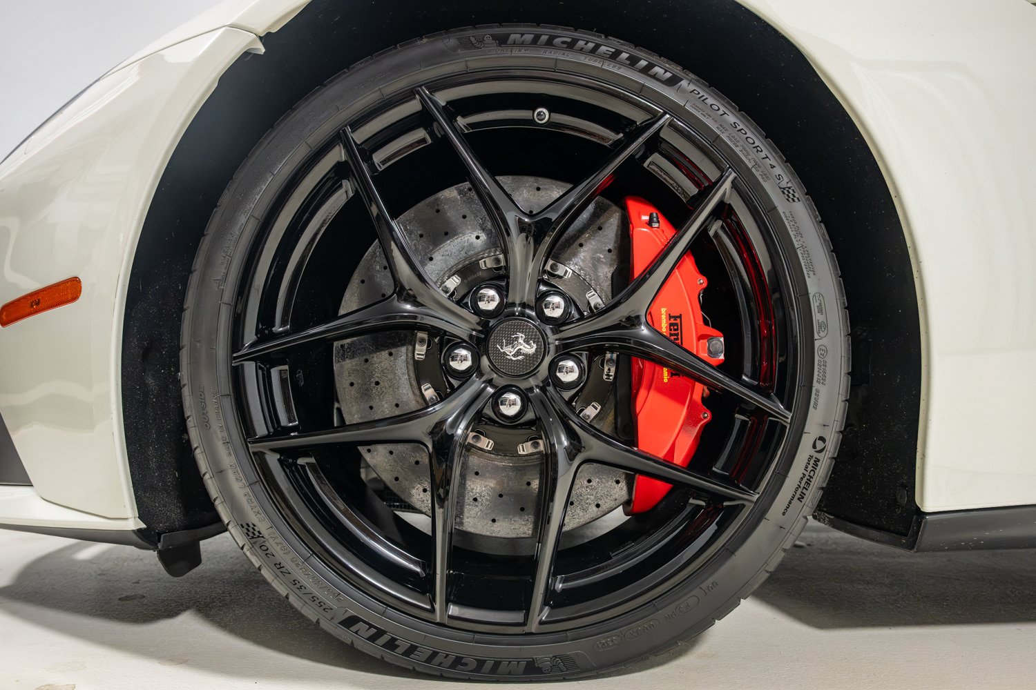 Used 2016 Ferrari F12 Berlinetta RWD image 12