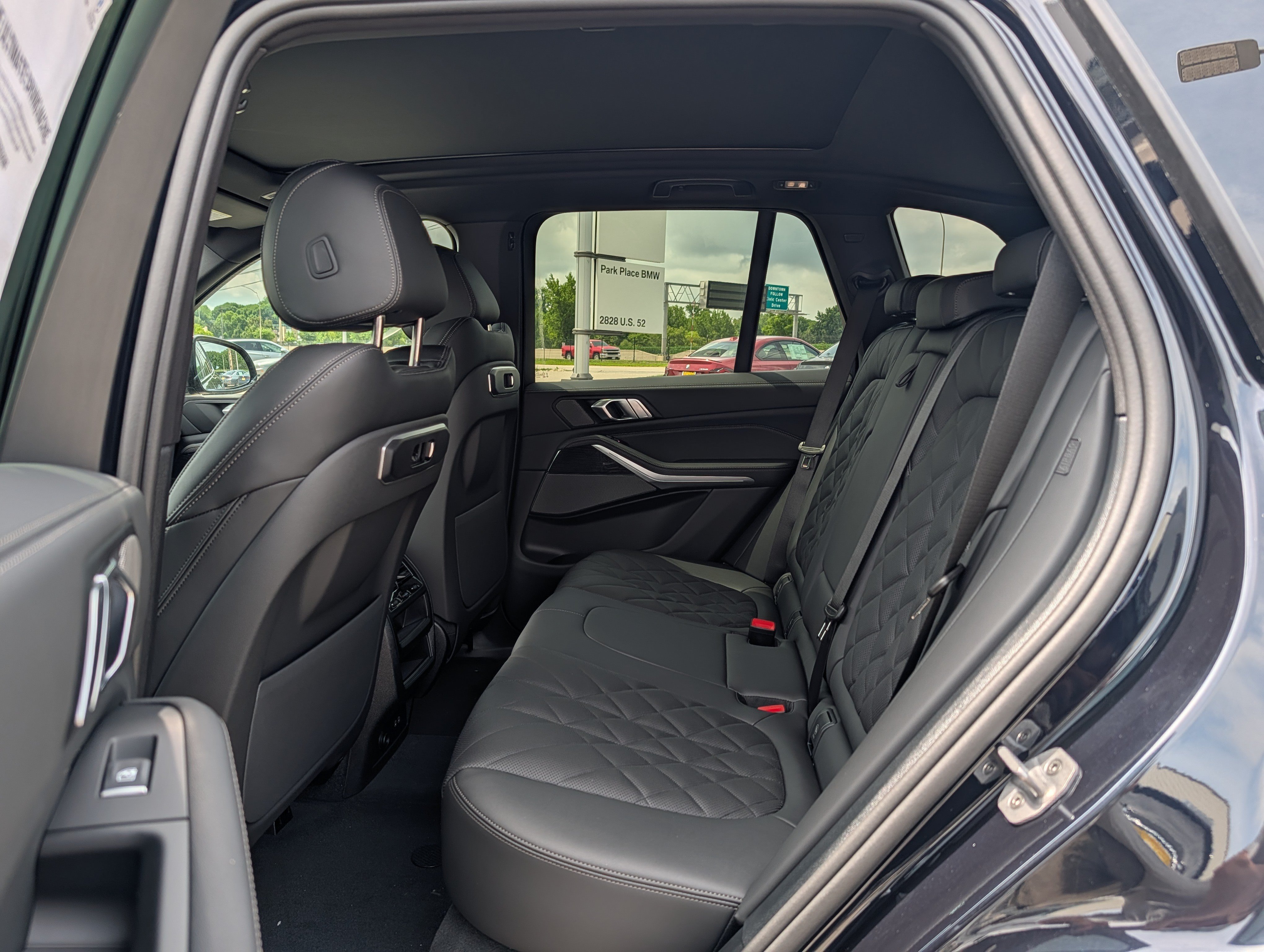 New 2026 BMW X5 xDrive50e w/ M Sport Package AWD/4WD image 6