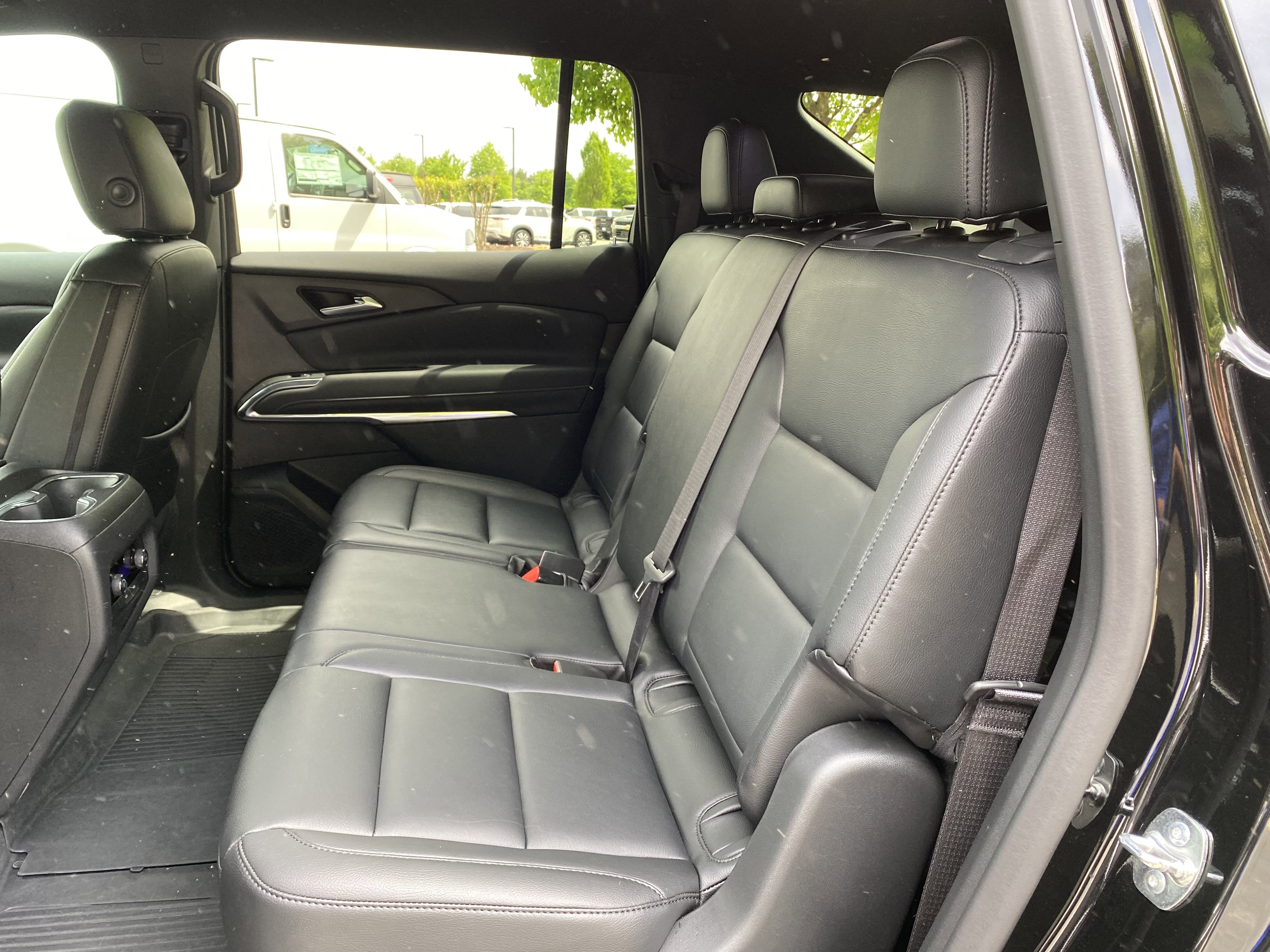 Used 2025 Chevrolet Traverse LT w/ Driver Confidence Package image 36