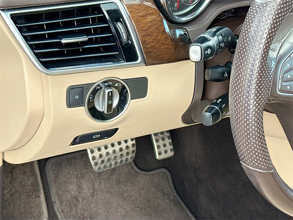 Used 2019 Mercedes-Benz GLE 400 4MATIC w/ Premium 1 Package image 11