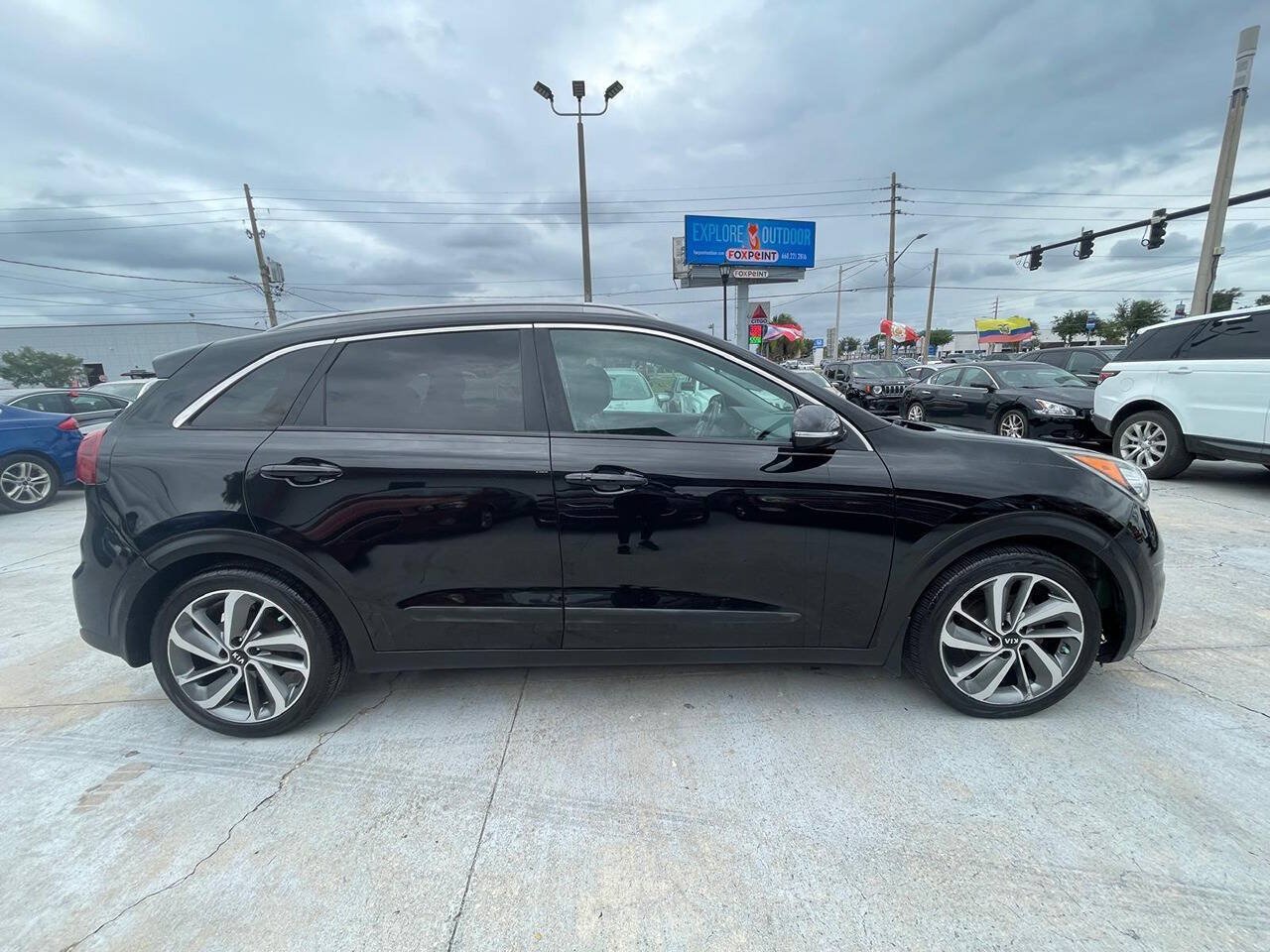 Used 2017 Kia Niro Touring FWD image 17