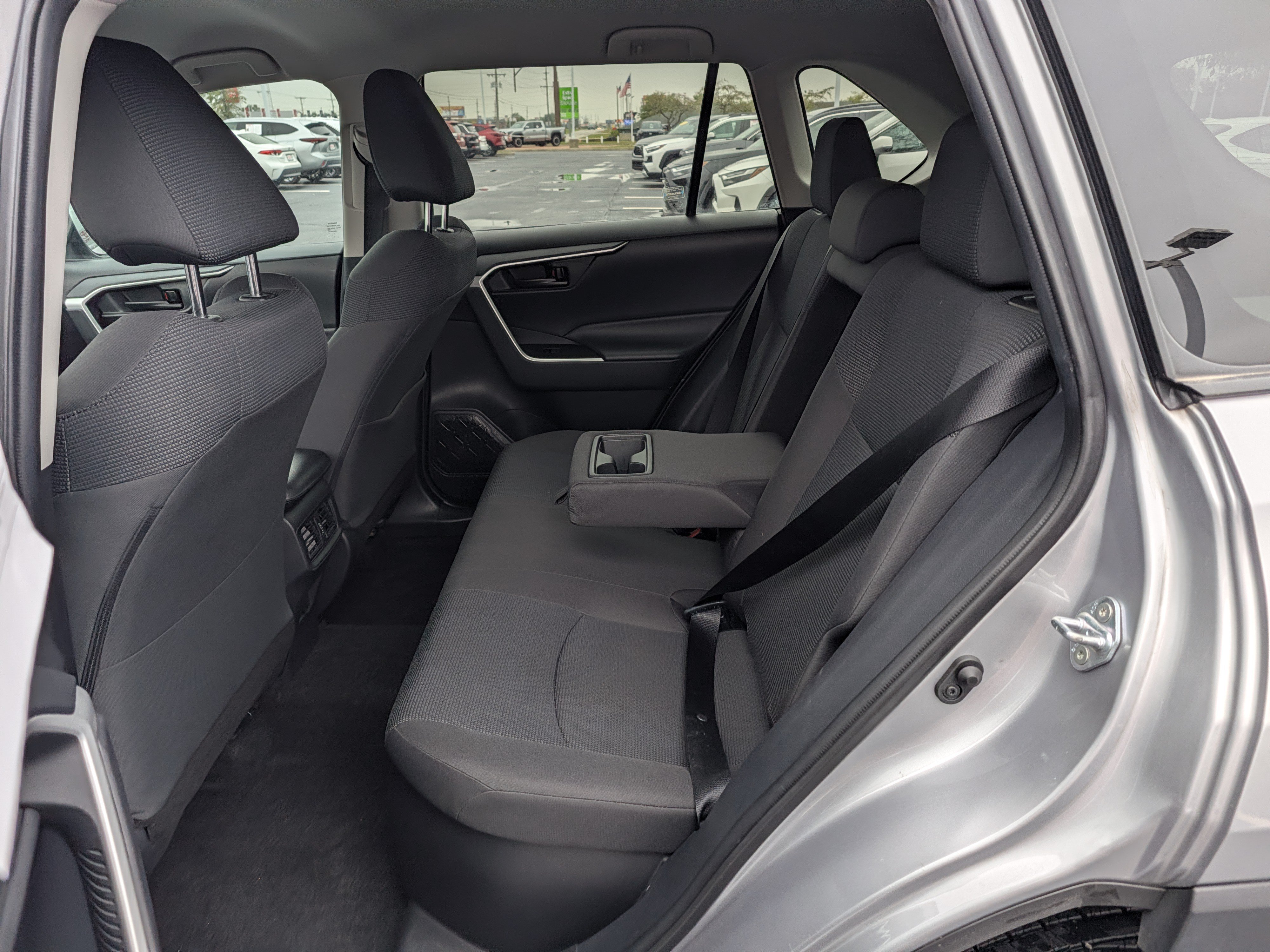 Used 2020 Toyota RAV4 LE w/ All Weather Liner Package AWD/4WD image 18