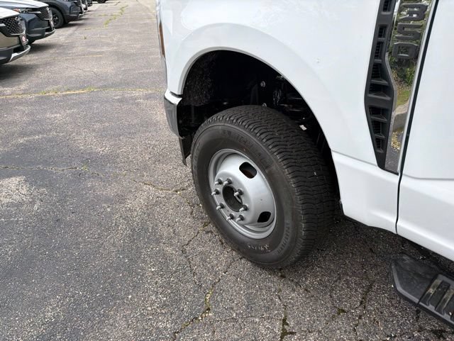New 2026 Ford F350 XL w/ XL Chrome Package AWD/4WD image 10