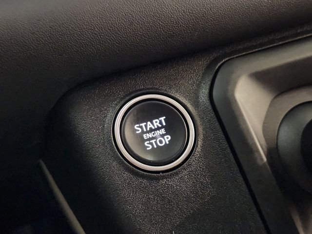 Used 2023 Land Rover Defender 130 SE image 20