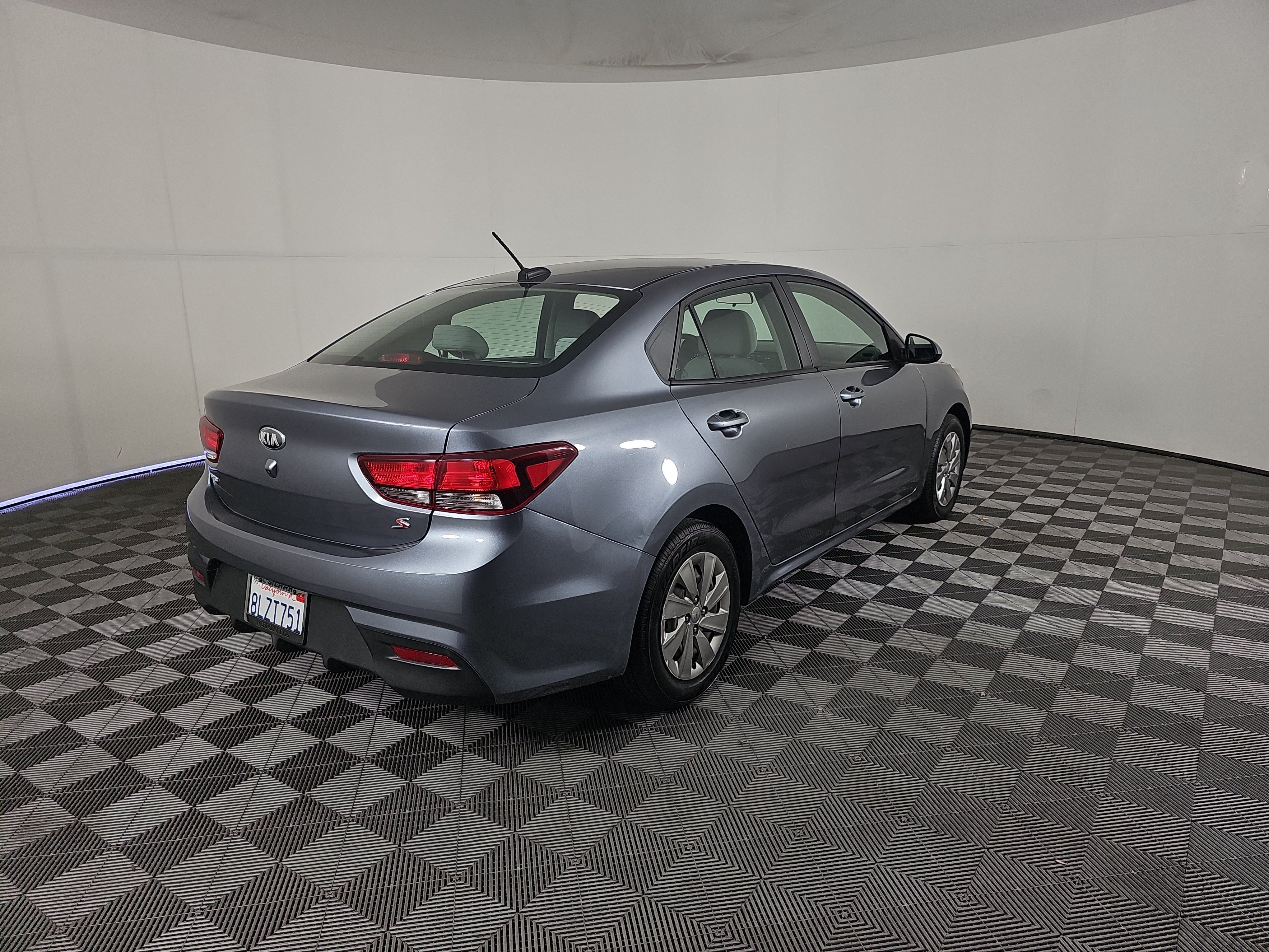 Used 2019 Kia Rio S w/ Technology Package FWD image 4