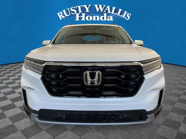 New 2025 Honda Pilot Touring image 8