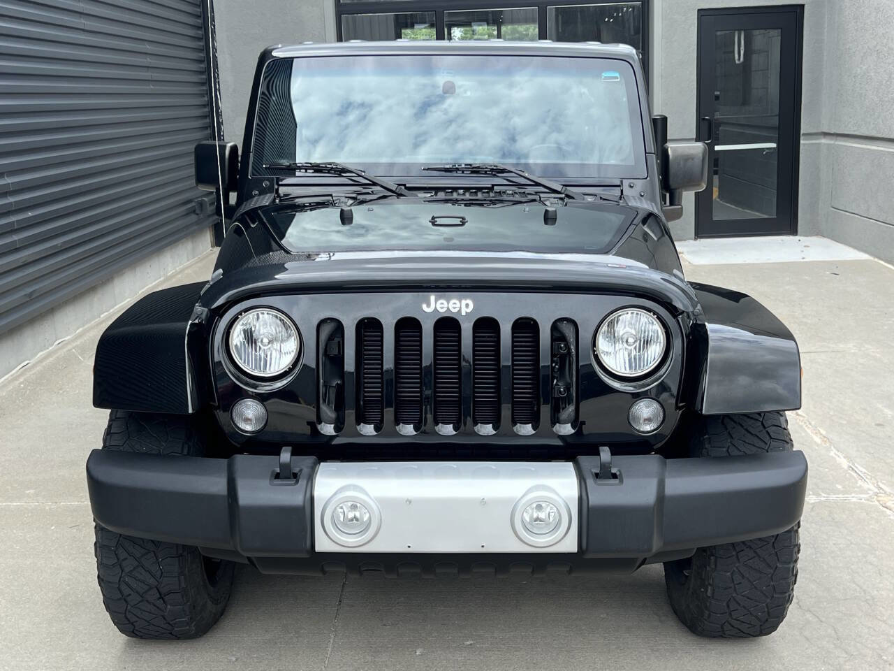 Used 2015 Jeep Wrangler Unlimited Sahara w/ Connectivity Group image 4