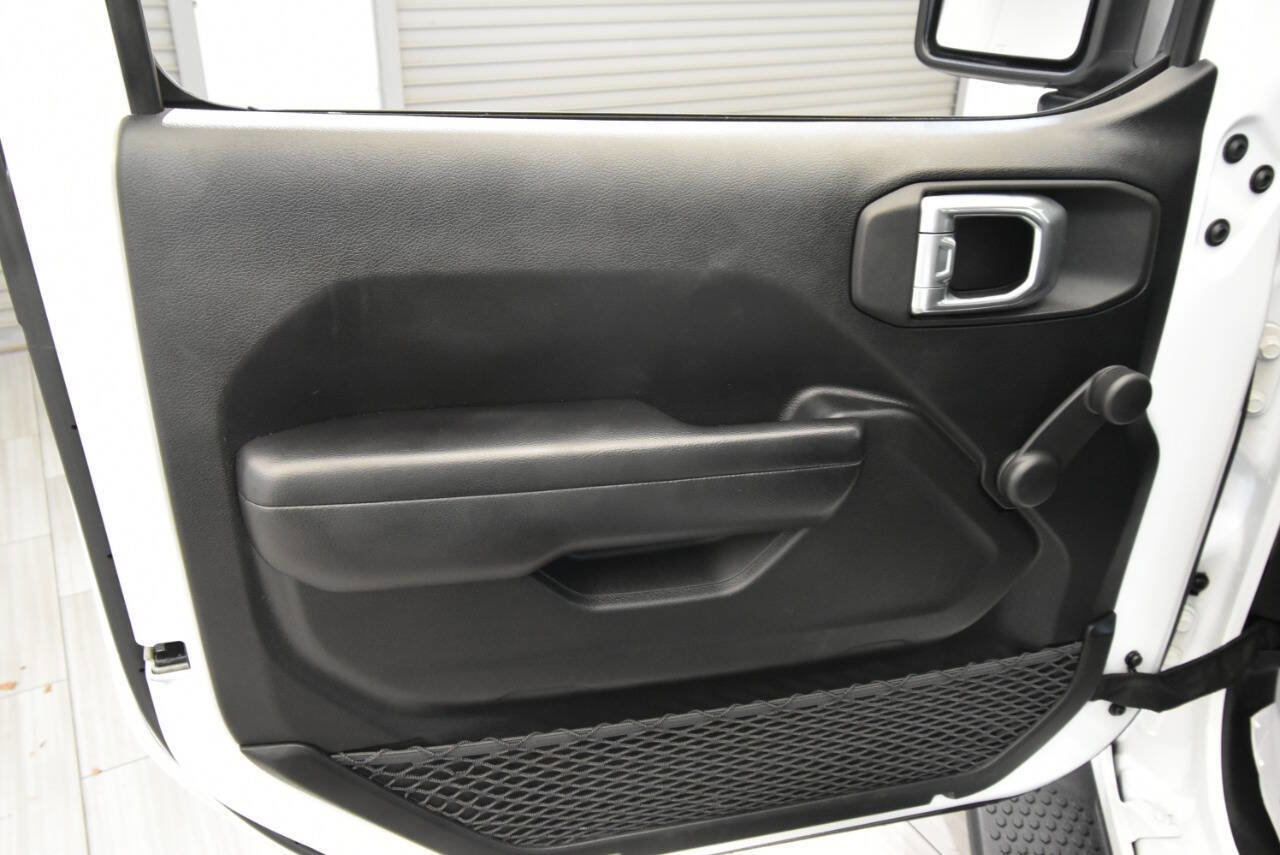 Used 2021 Jeep Wrangler Sport AWD/4WD image 13