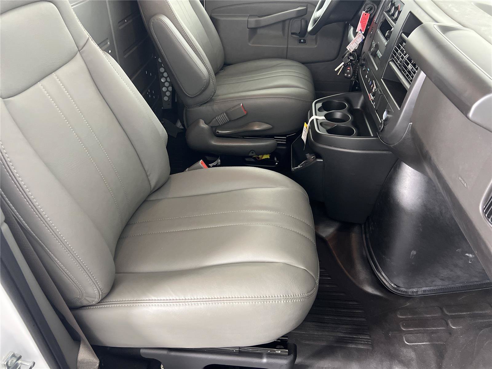 New 2025 GMC Savana 2500 w/ Driver Convenience Package RWD image 11