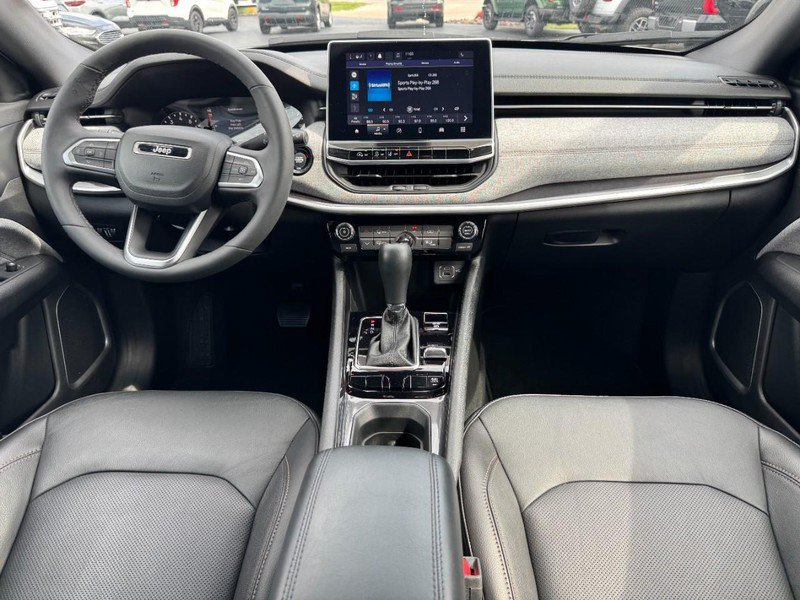 Used 2023 Jeep Compass Latitude AWD/4WD image 11