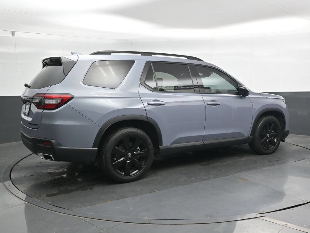 Used 2025 Honda Pilot Black Edition image 2