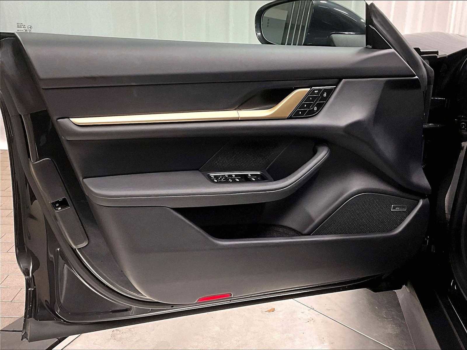 Used 2025 Porsche Taycan 4S image 25