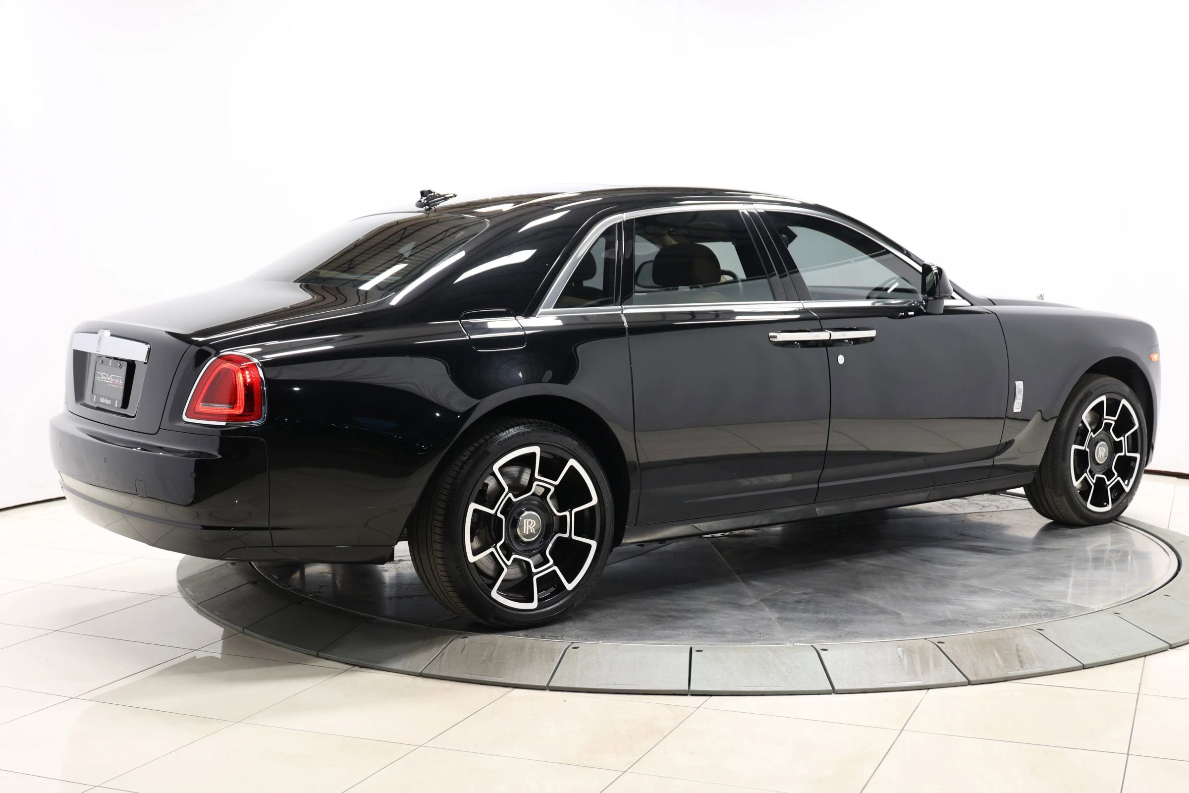 Used 2015 Rolls-Royce Ghost image 4