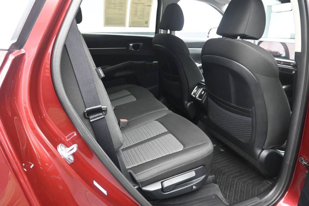 Used 2025 Kia Sorento LX FWD image 25