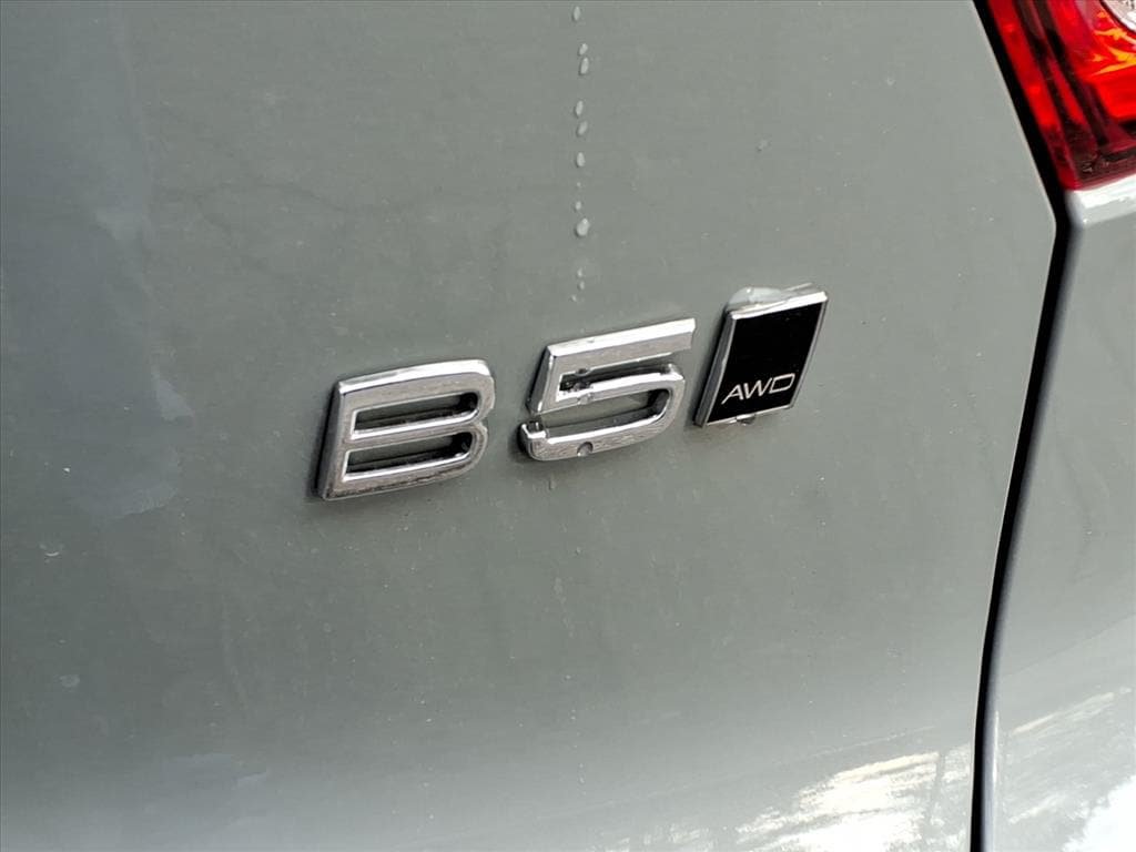New 2026 Volvo XC40 B5 Plus w/ Protection Package Premier AWD/4WD image 6