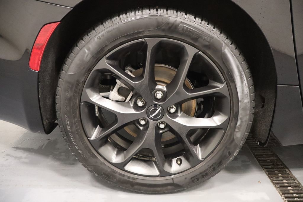 Used 2025 Chrysler Pacifica Limited image 27