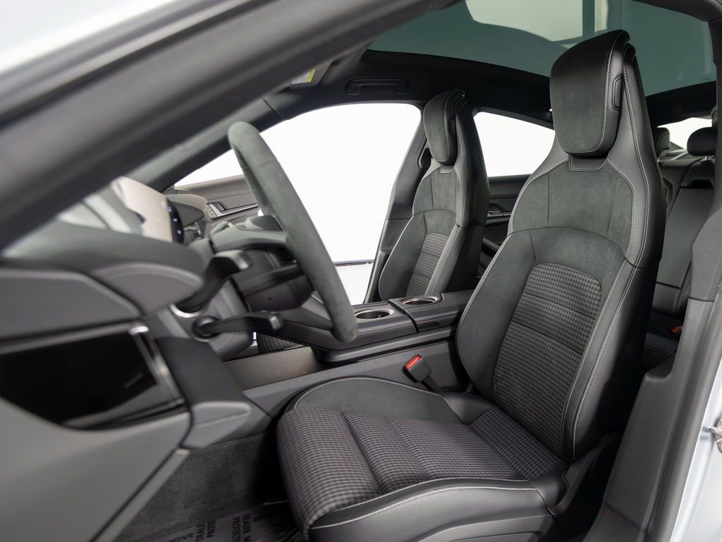 New 2026 Porsche Taycan image 5