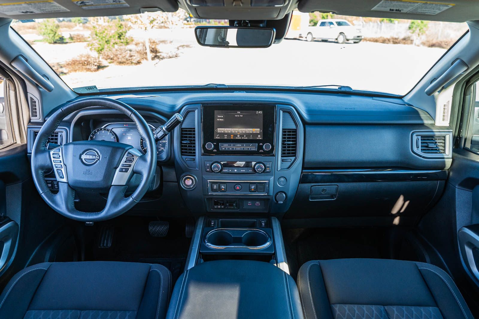 Used 2024 Nissan Titan SV w/ SV Convenience Package image 22