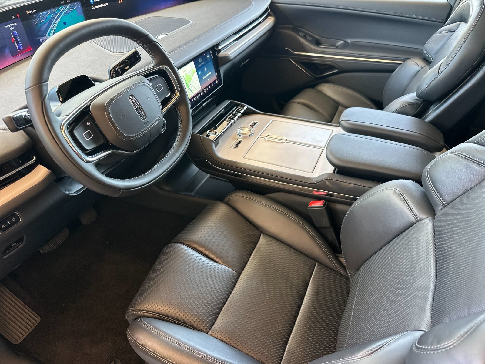 New 2026 Lincoln Navigator L Reserve w/ Jet Appearance Package AWD/4WD image 9