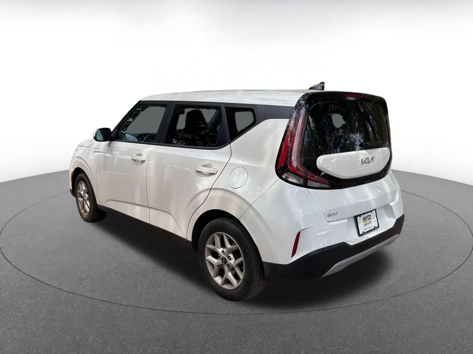Used 2025 Kia Soul LX w/ LX Technology Package FWD image 5