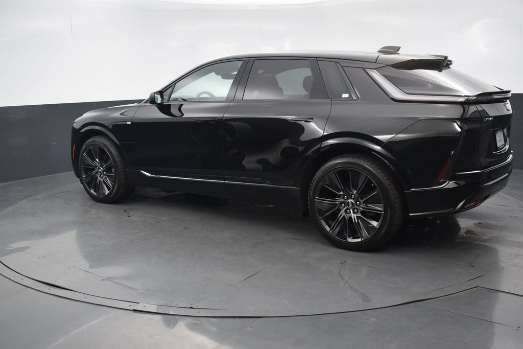 New 2026 Cadillac Lyriq Signature Sport w/ LPO, Floor Liner Package AWD/4WD image 3
