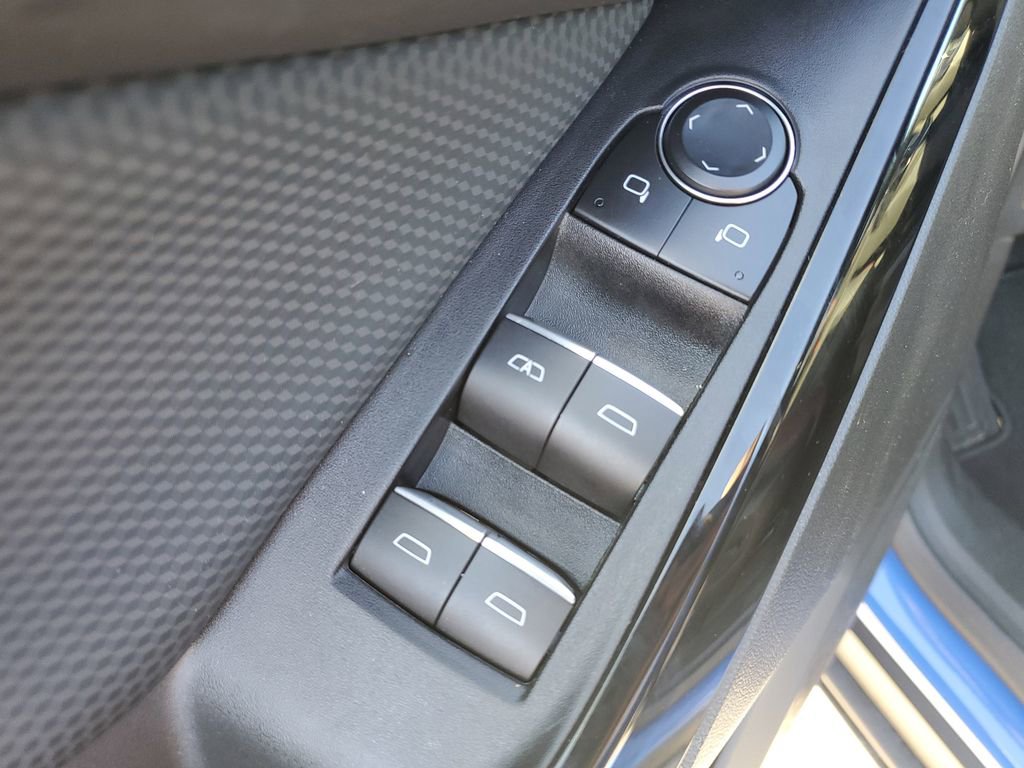 Used 2025 Chevrolet Equinox RS image 21