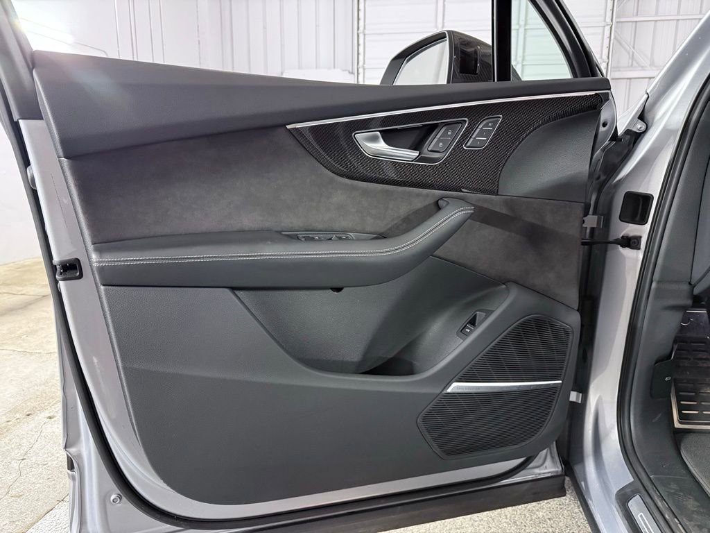 Used 2021 Audi SQ7 Premium Plus w/ Executive Package AWD/4WD image 18