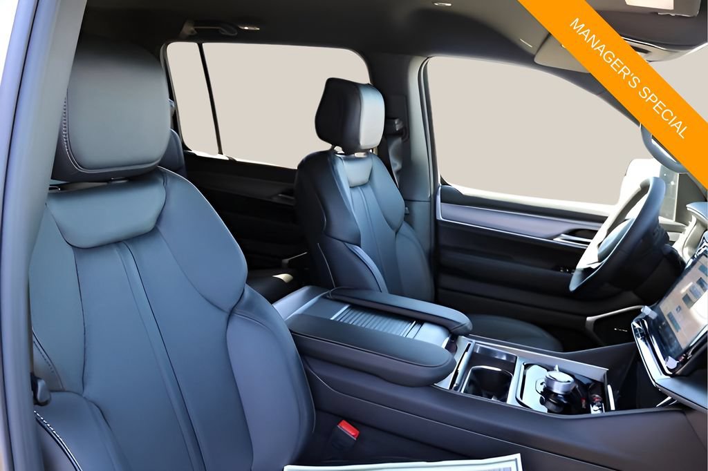 New 2026 Jeep Grand Wagoneer L Limited AWD/4WD image 21