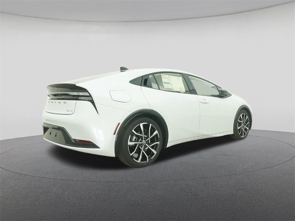 New 2026 Toyota Prius Plug-In Hybrid FWD image 25