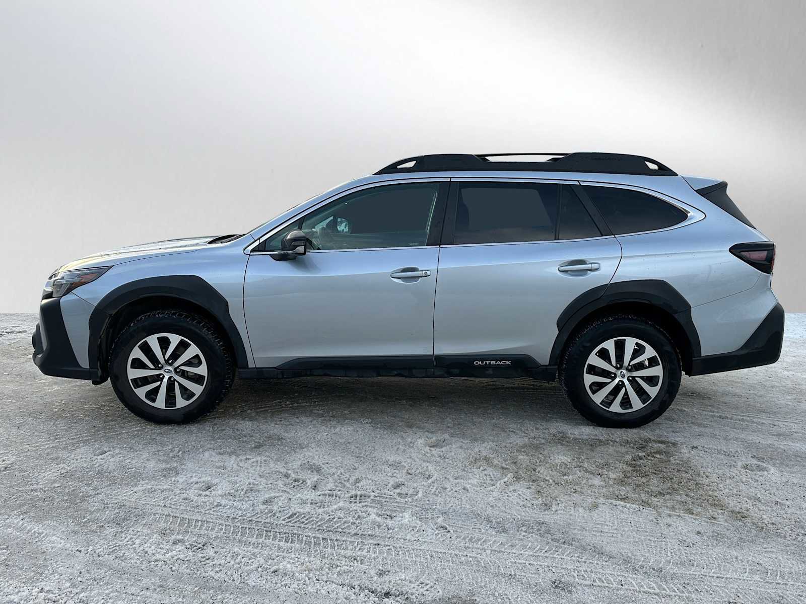 Used 2024 Subaru Outback Premium image 6