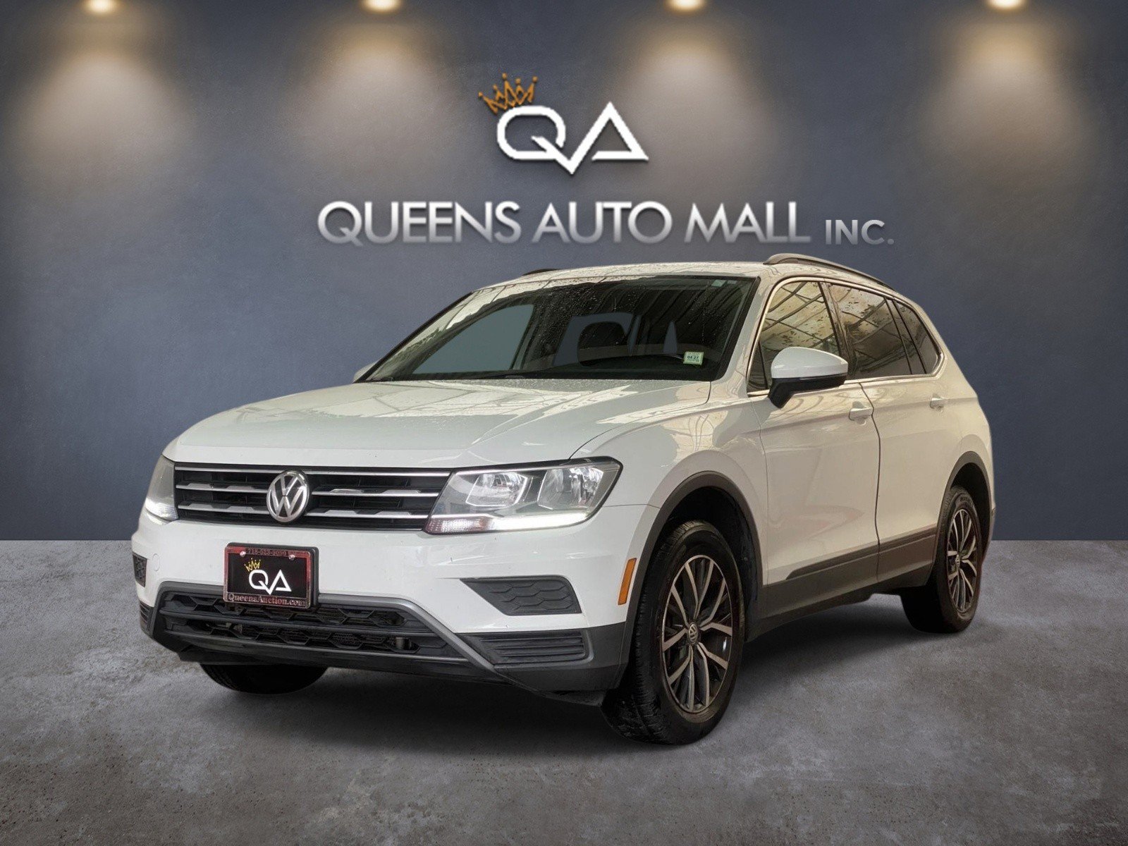 Used 2019 Volkswagen Tiguan SE w/ Panoramic Sunroof Package AWD/4WD image 3
