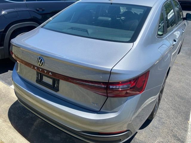 Used 2025 Volkswagen Jetta SE w/ Sunroof Package FWD image 11