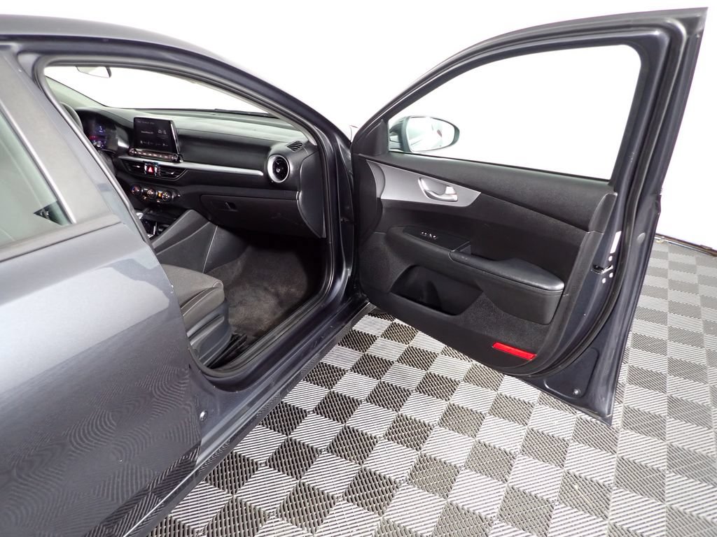 Used 2023 Kia Forte LXS FWD image 31
