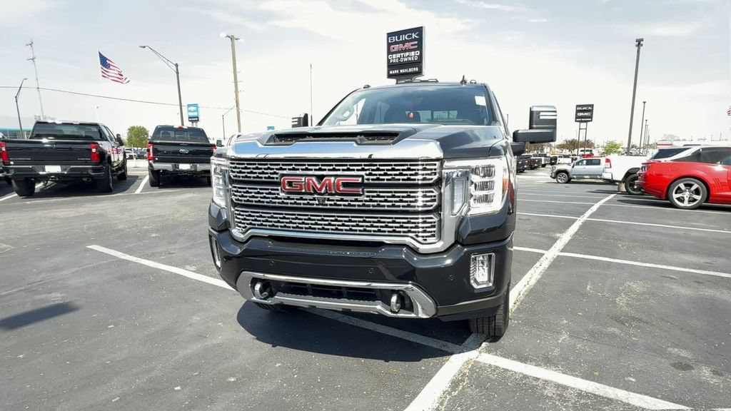 Used 2022 GMC Sierra 3500 Denali w/ Denali Black Diamond Edition AWD/4WD image 3