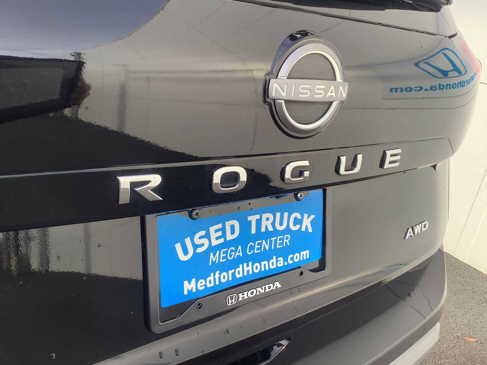 Used 2023 Nissan Rogue S image 7