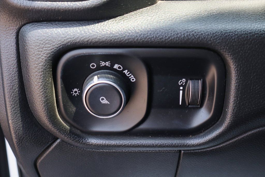 Used 2021 RAM 3500 Big Horn image 21