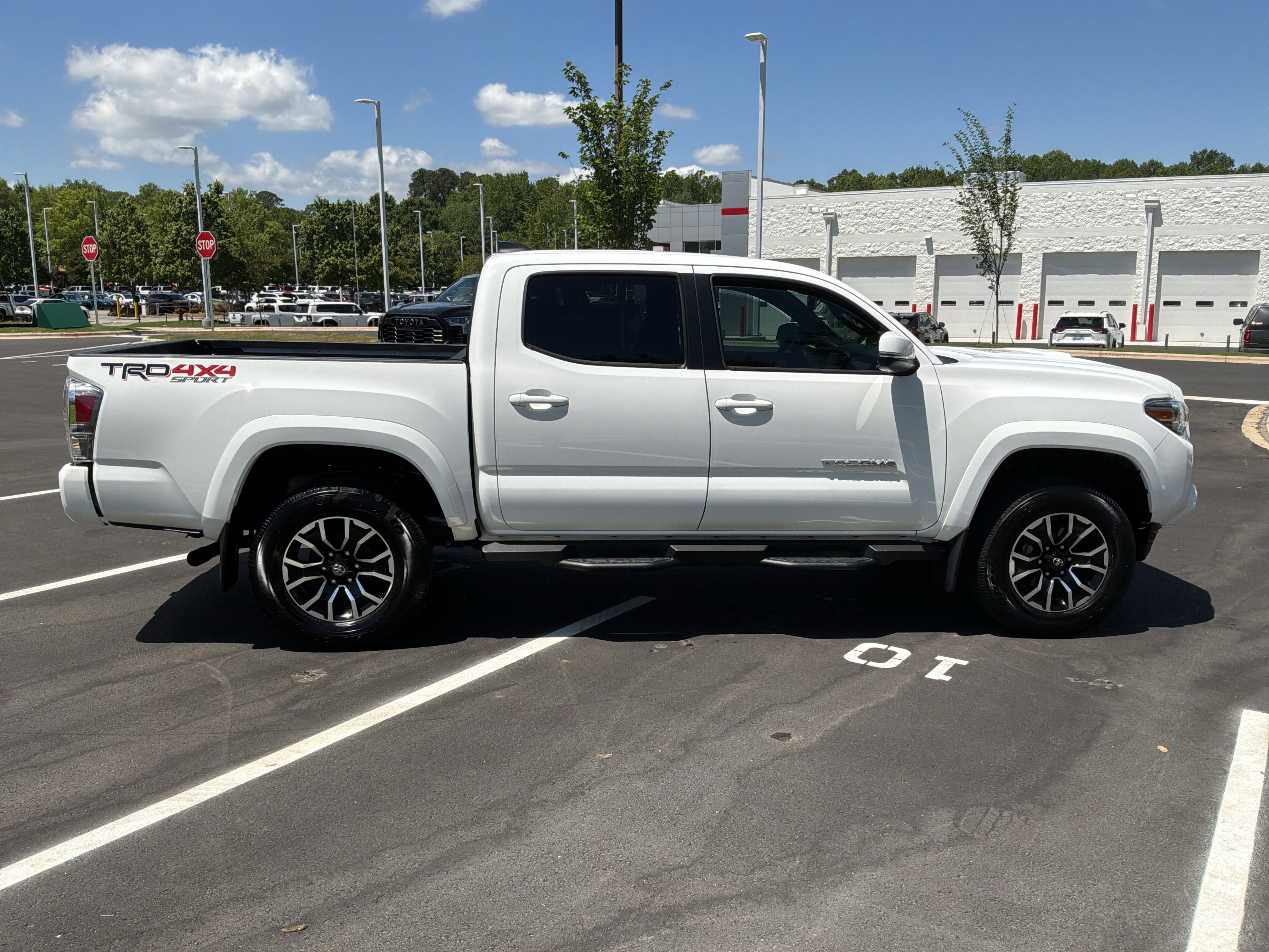 Used 2022 Toyota Tacoma TRD Sport w/ Technology Package AWD/4WD image 11
