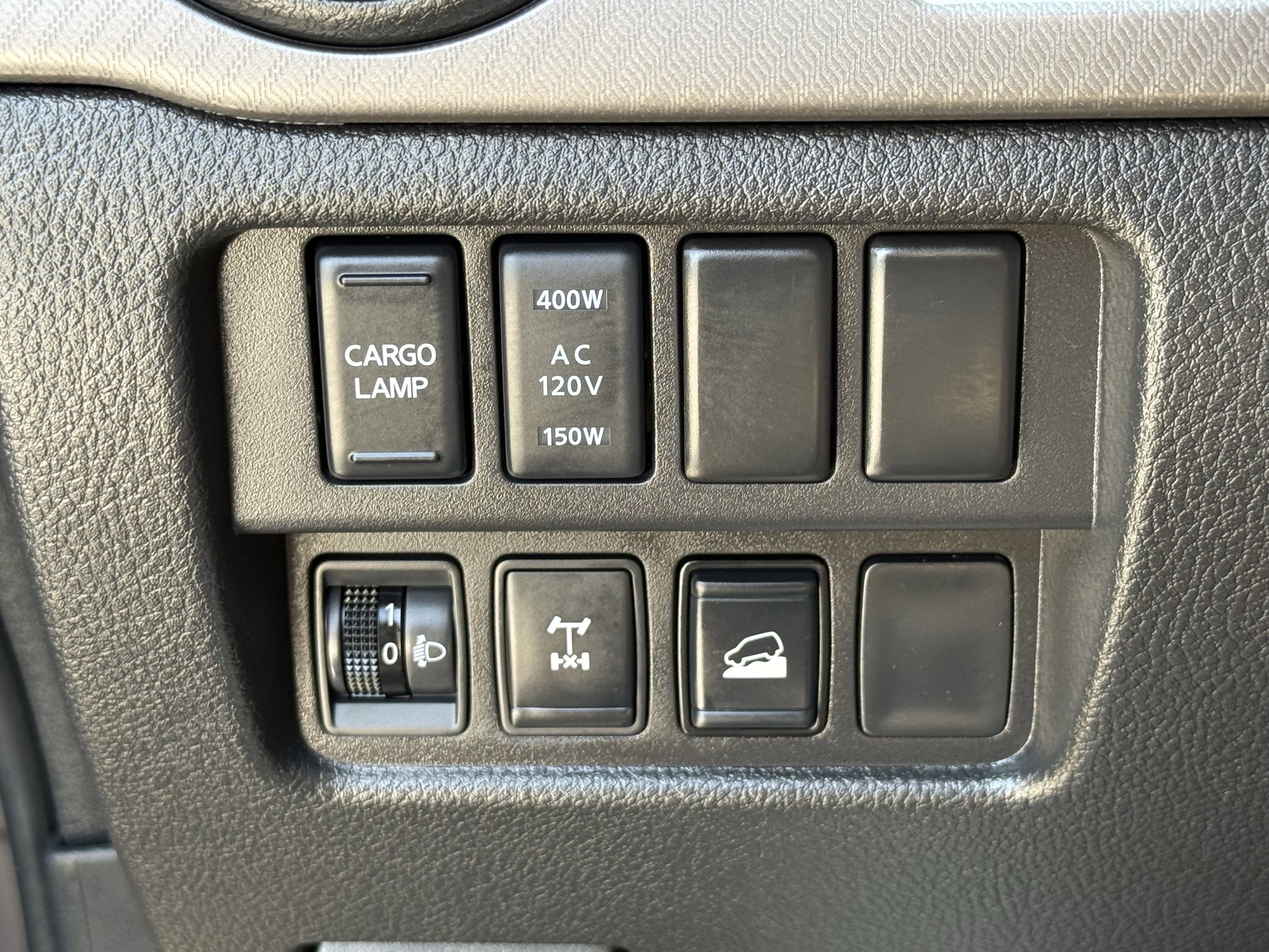 Used 2024 Nissan Titan PRO-4X w/ Pro-4x Convenience Package AWD/4WD image 25