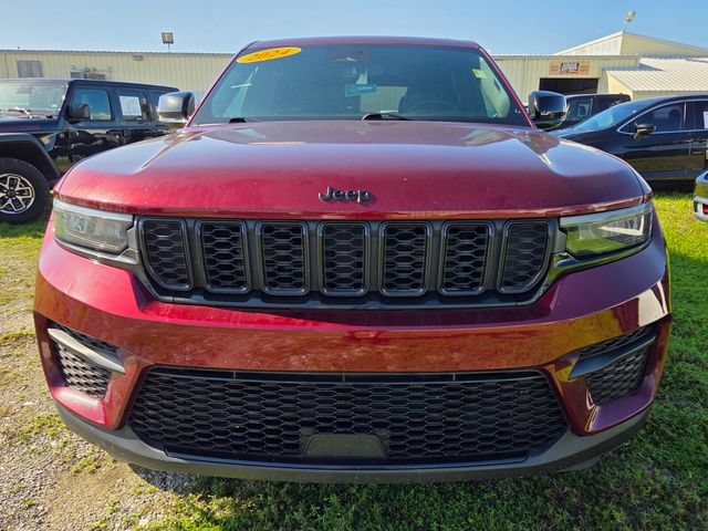 Used 2024 Jeep Grand Cherokee Altitude AWD/4WD image 2