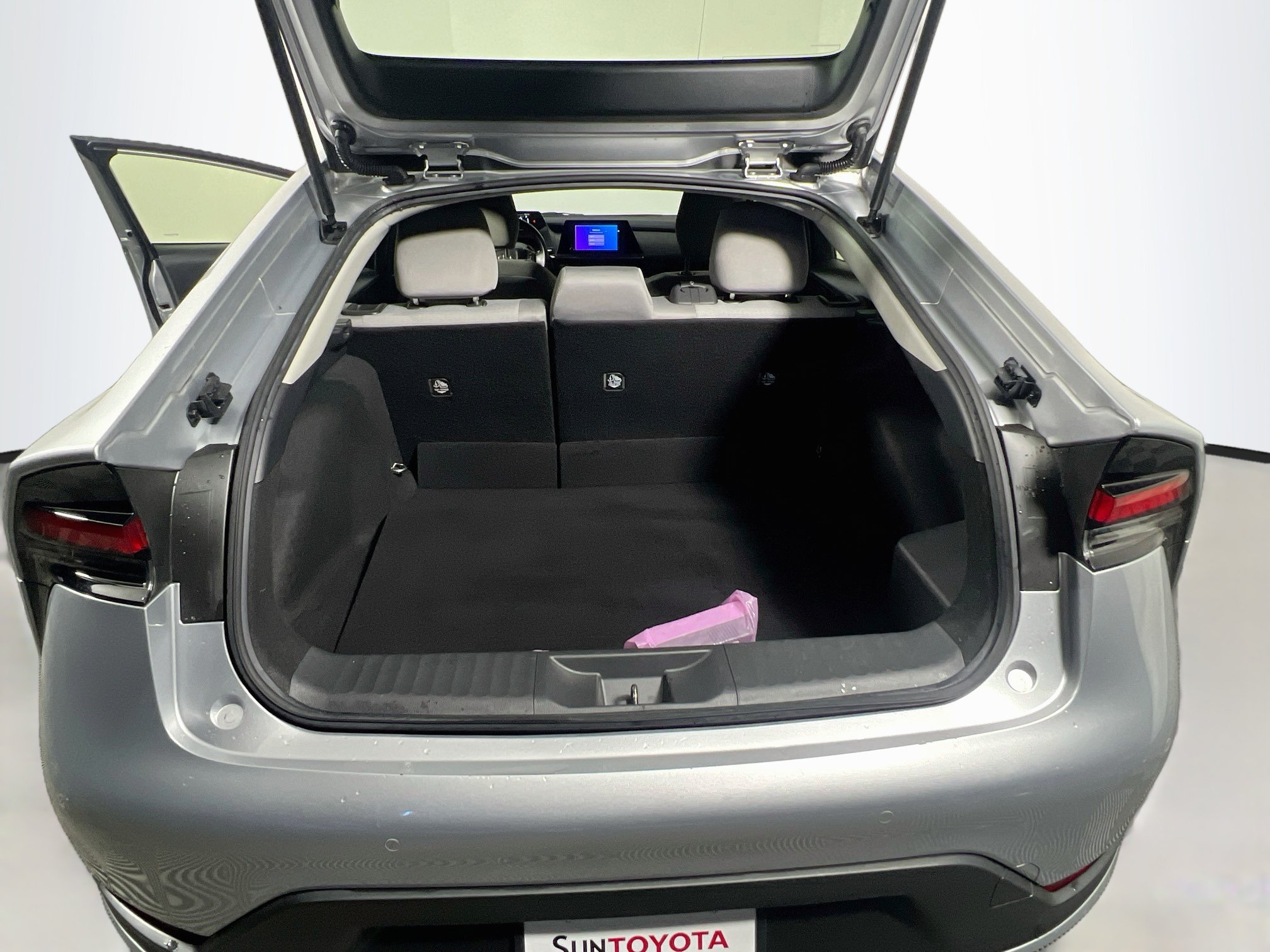 Used 2024 Toyota Prius LE FWD image 34