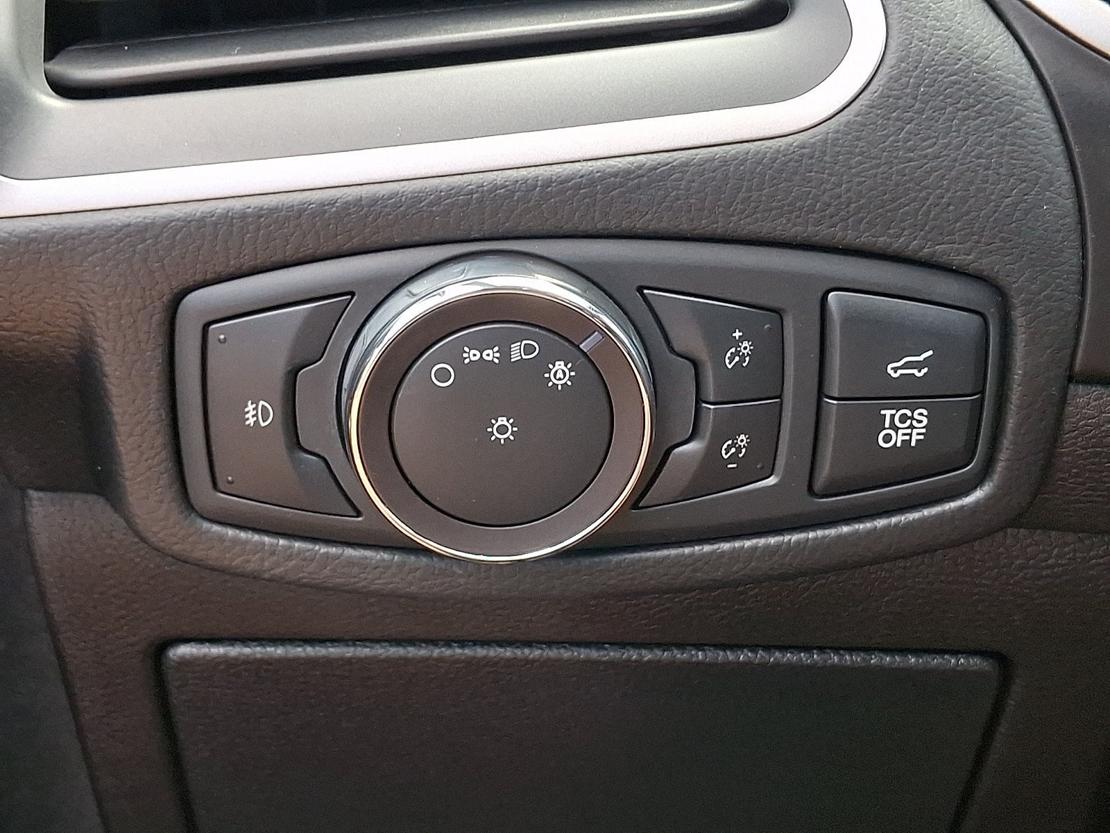 Used 2019 Ford Edge SEL w/ Equipment Group 201A AWD/4WD image 24