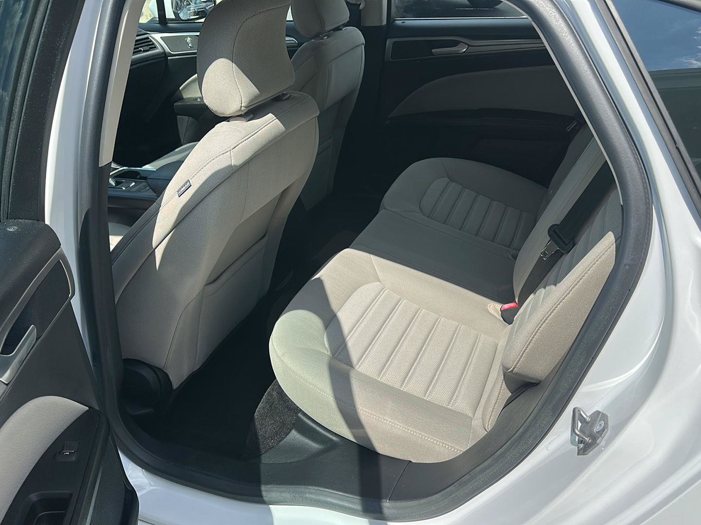 Used 2018 Ford Fusion S FWD image 17