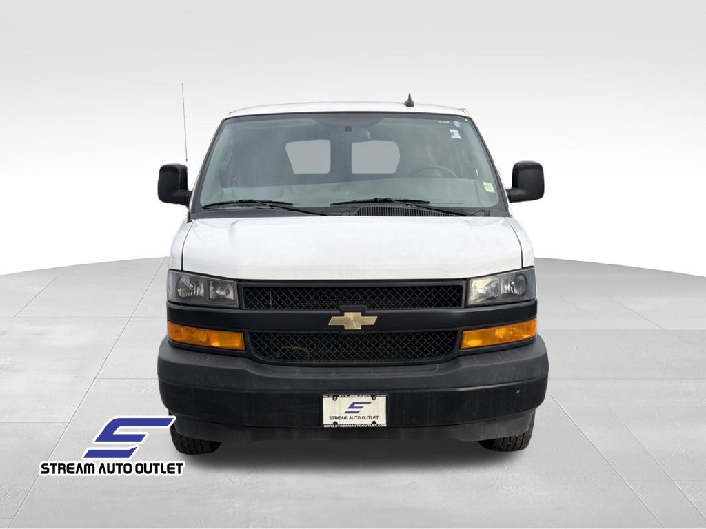 Used 2022 Chevrolet Express 2500 LS RWD image 2