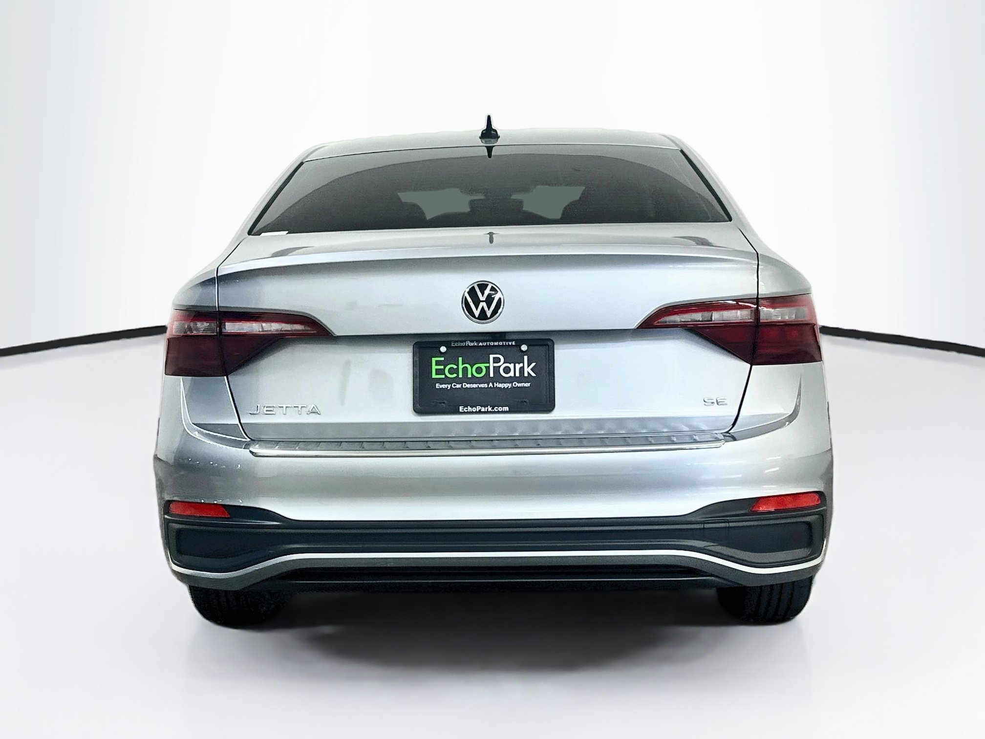 Used 2024 Volkswagen Jetta SE FWD image 7