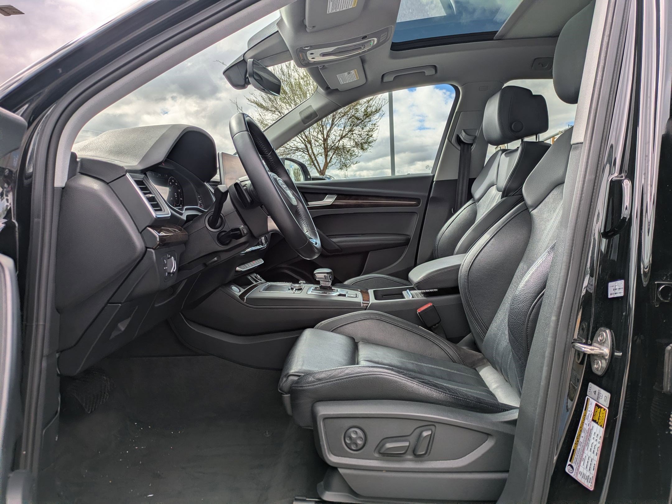 Used 2019 Audi Q5 2.0T Premium Plus w/ Premium Plus Package image 17