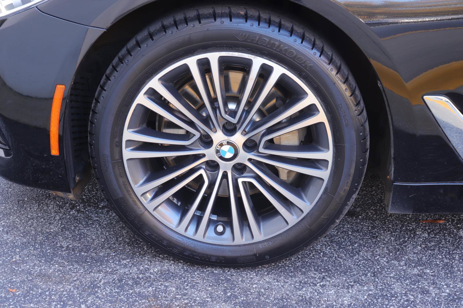 Used 2018 BMW 530i w/ Premium Package image 36