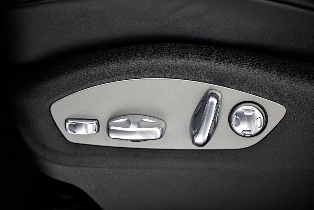 Certified 2025 Porsche Macan image 23